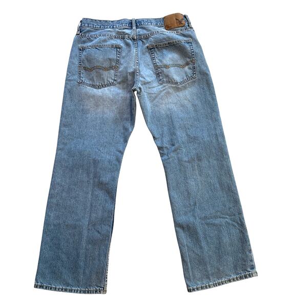 American Eagle Jeans Mens 33x30 Classic Bootcut Distressed 100% Cotton *FLAW* - Picture 2 of 9